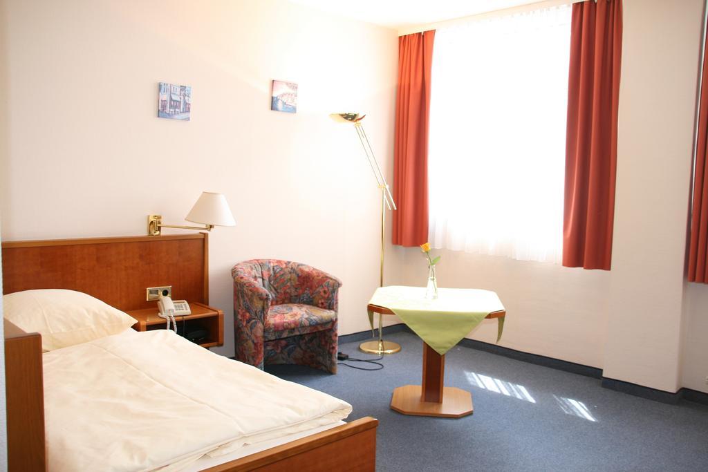 Atrium Hotel Crimmitschau Oda fotoğraf